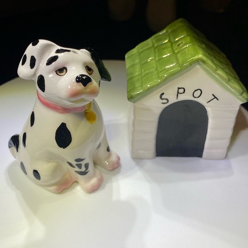 Vintage 1993 Clay Art Dalmation Dog & Doghouse Salt & Pepp Shaker Set